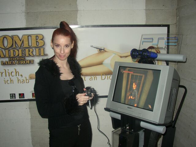 11 - CatSuitAndPonytailsTurnPlayingAOD.jpg 57.1K